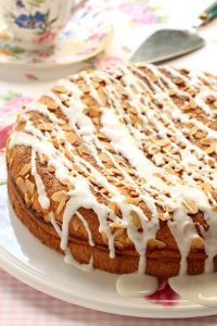 Αφράτο τσουρέκι με γέμιση σοκολατένια της Αλεξίας vefa alexiadou cookbooks & blog vefaalexiadou.g