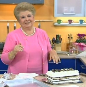 ΒΕΦΑ ΑΛΕΞΙΑΔΟΥ ΤΟΥΡΤΑ ΣΑΡΛΟΤ ΜΕ ΚΡΕΜΑ ΚΑΣΤΑΝΟ ΤΗΣ ΒΕΦΑΣ Vefa Alexiadou Cook Books and Blog vefaalexiadou.gr/ 2